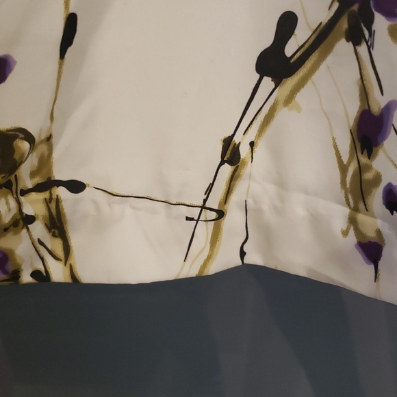 Beautiful purple floral dress - Picture 3 of 4